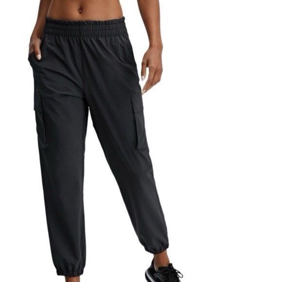 NWT Fabletics Black Franchise Woven Jogger Pants - Picture 1 of 4
